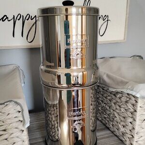 Travel Berkey Water Filter System - 1.5 Gallons